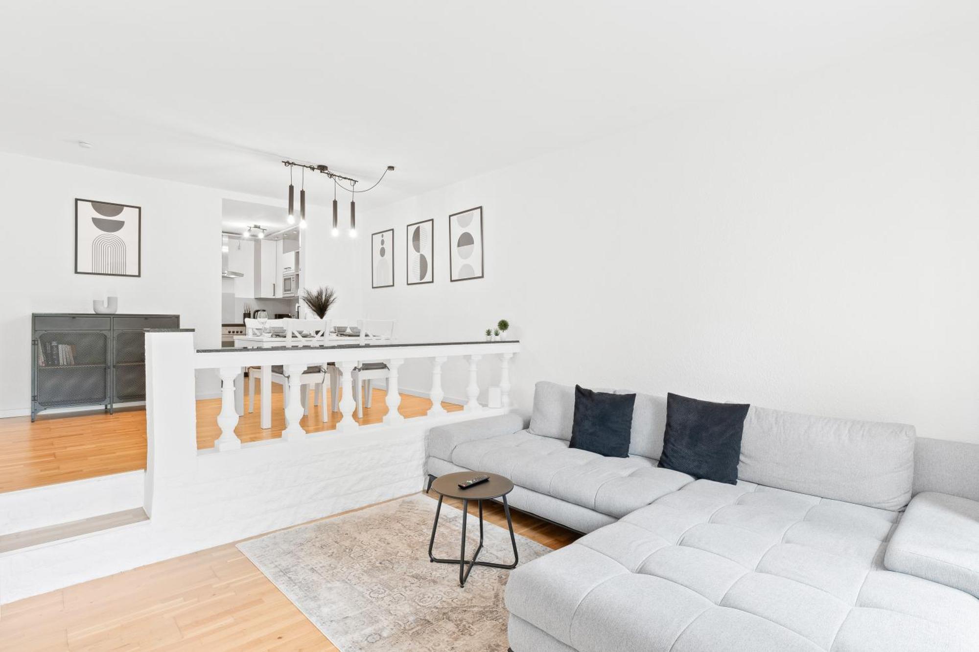 Kingsize Bett, Terrasse, Netflix, Zwei Zimmer Pforzheim Exterior foto