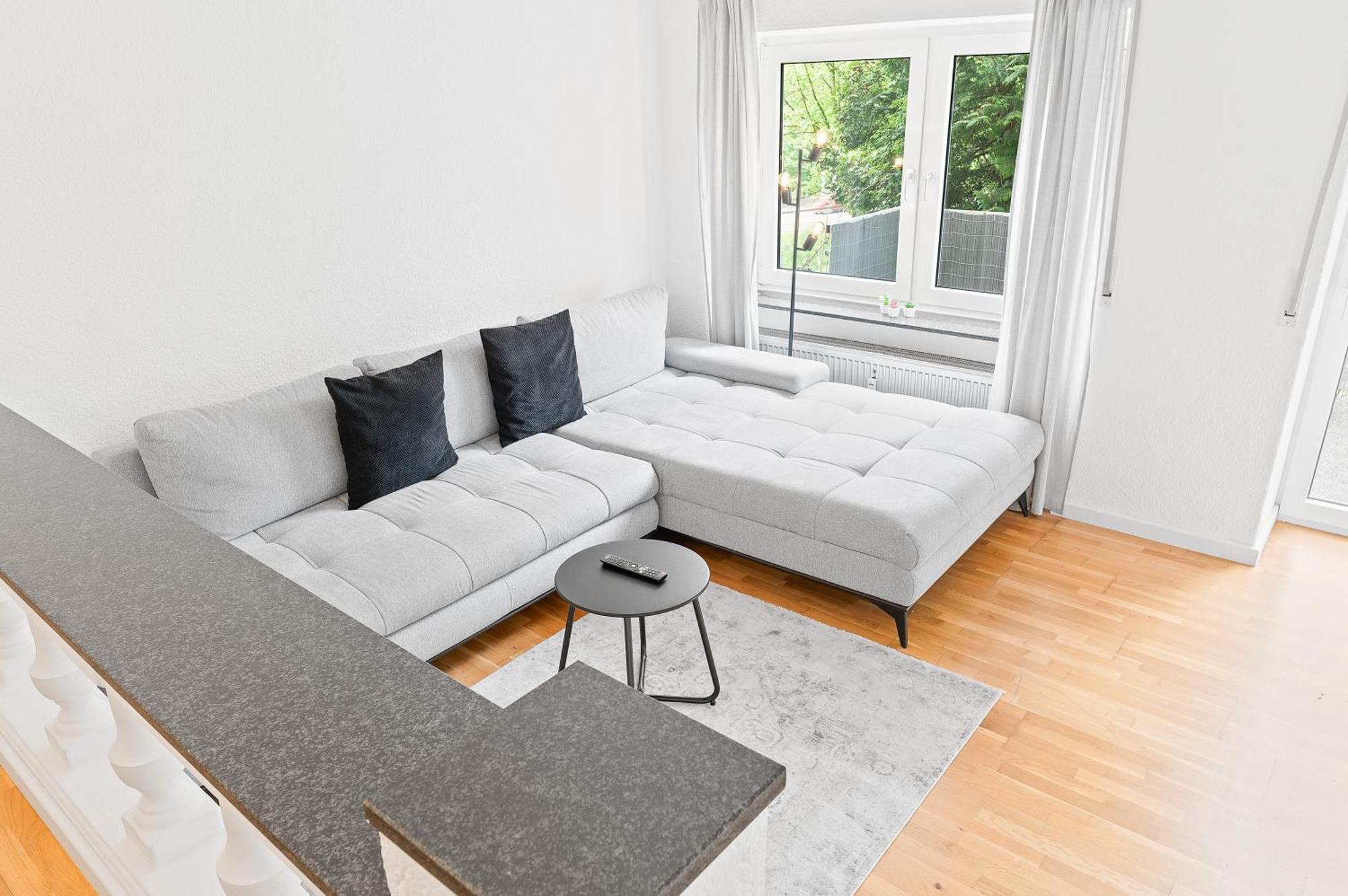 Kingsize Bett, Terrasse, Netflix, Zwei Zimmer Pforzheim Exterior foto