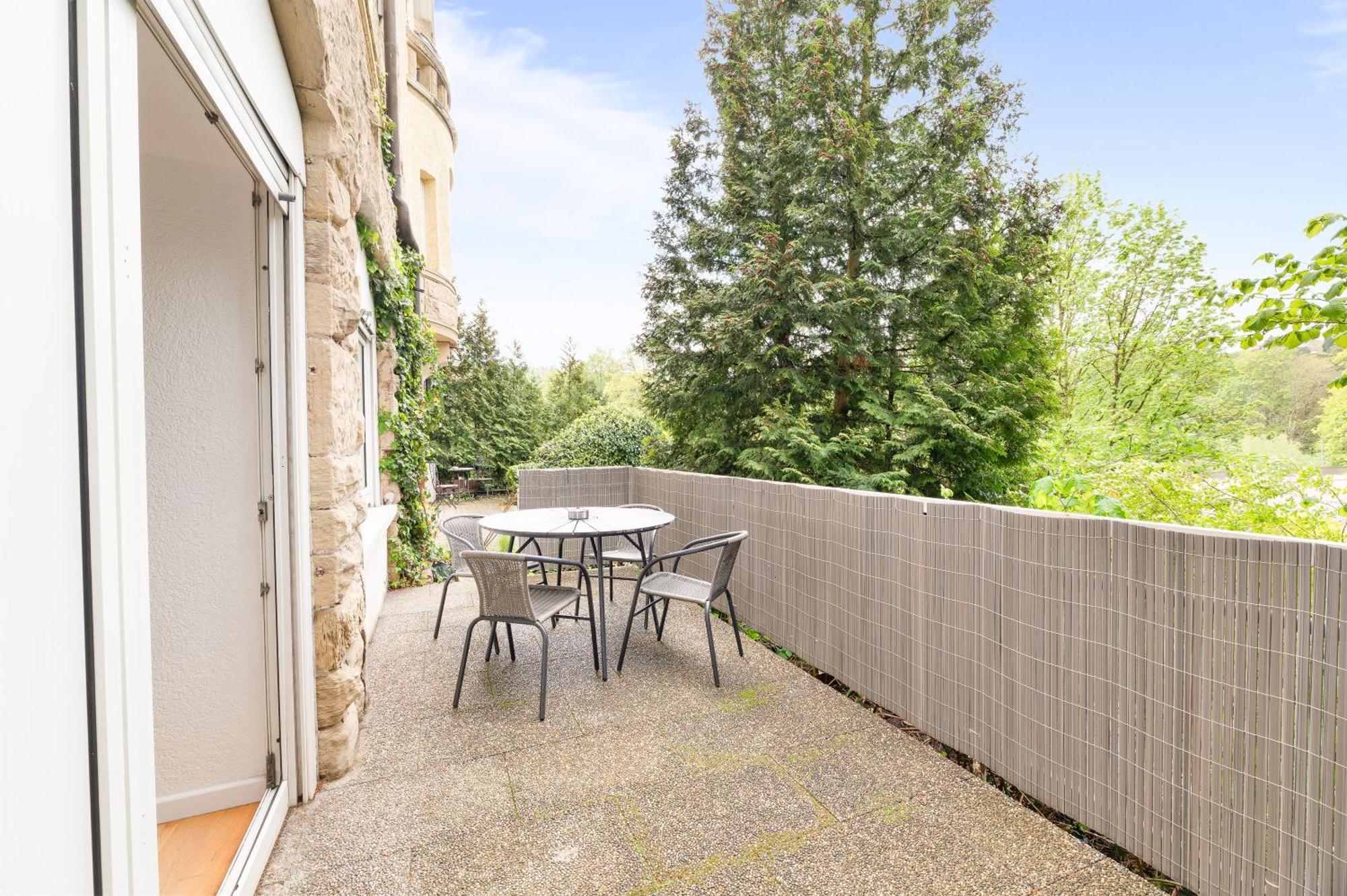 Kingsize Bett, Terrasse, Netflix, Zwei Zimmer Pforzheim Exterior foto